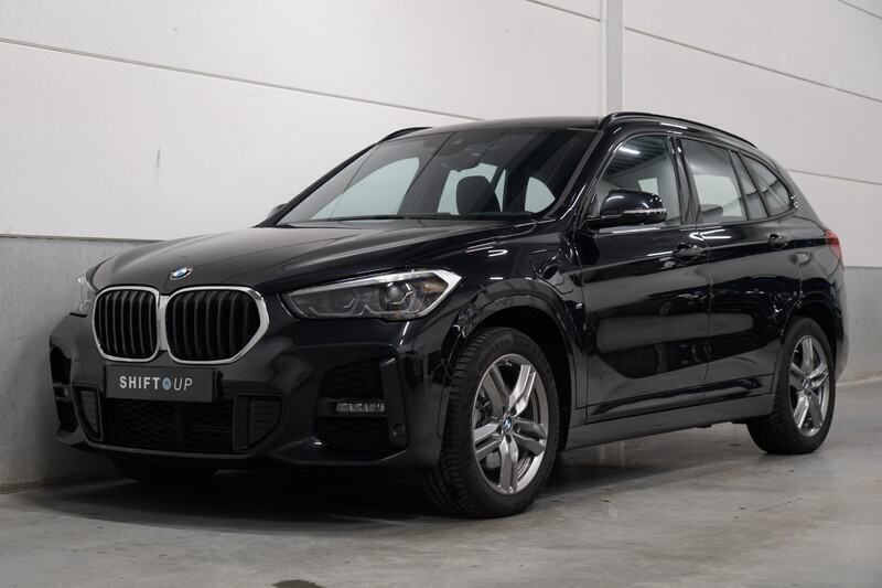 Zwart Gebruikt 2021 BMW X1 M Sport SUV | € 27.440 (Eerlijke prijs) - Afbeelding 1/4