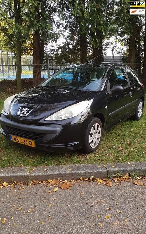 Gebruikt 2009 Peugeot 206+ Hatchback | € 1.150 - Afbeelding 1/4