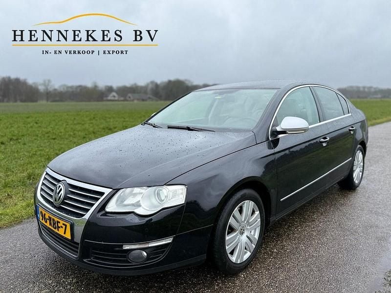 Zwart Gebruikt 2009 VW Passat Highline Sedan | € 4.950 - Afbeelding 1/4