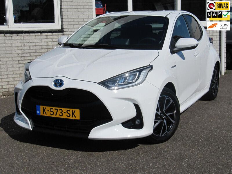 Wit Gebruikt 2021 Toyota Yaris Hybrid Style Hatchback | € 21.750 (Eerlijke prijs) - Afbeelding 1/4