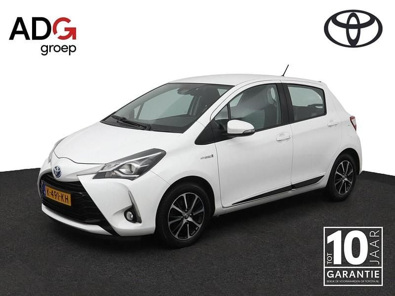 Occasion Toyota Yaris Hybrid Design 101 PK (74 kW) 2018 Wit Hatchback