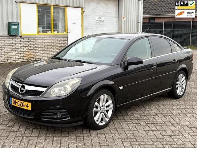 Occasion Opel Vectra GTS Executive 140 PK (102 kW) 2008 Zwart (metallic) Hatchback