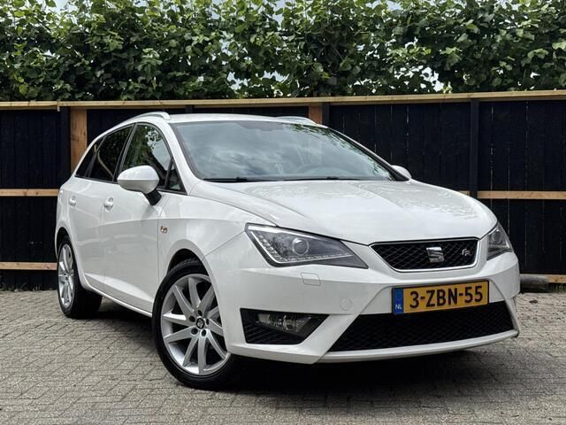 Wit Gebruikt 2014 Seat Ibiza ST FR Stationwagen | € 7.495 (Iets duurder) - Afbeelding 1/4