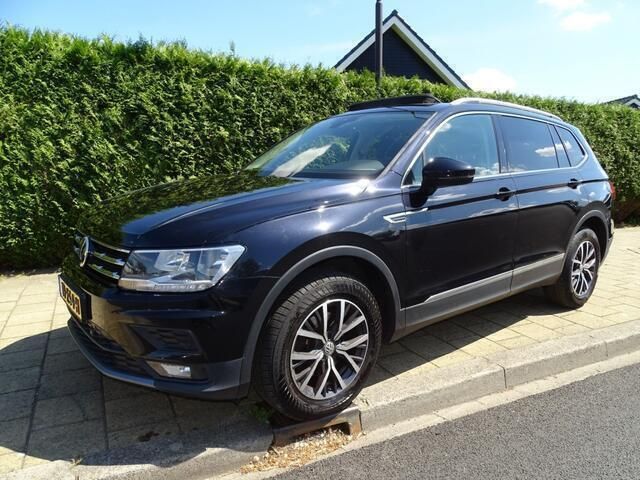 Zwart Gebruikt 2018 VW Tiguan SUV | € 19.950 (Goede deal) - Afbeelding 1/4