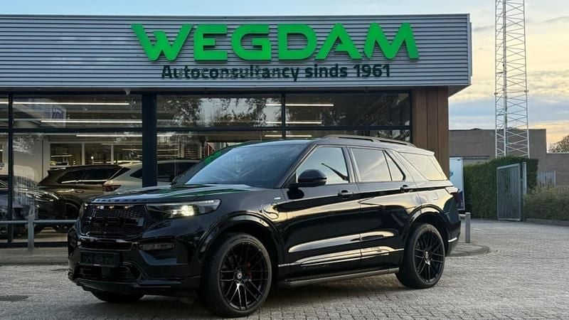 Zwart (metallic) Gebruikt 2024 Ford Explorer ST-Line SUV | € 66.870 (Eerlijke prijs) - Afbeelding 1/4