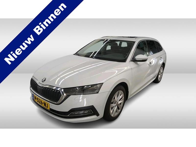 Wit Occasion 2022 Skoda Octavia Business Line Stationwagen | € 20.895 (Eerlijke prijs) - Afbeelding 1/4