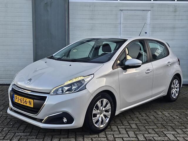Wit Gebruikt 2017 Peugeot 208 Hatchback | € 5.950 (Eerlijke prijs) - Afbeelding 1/4