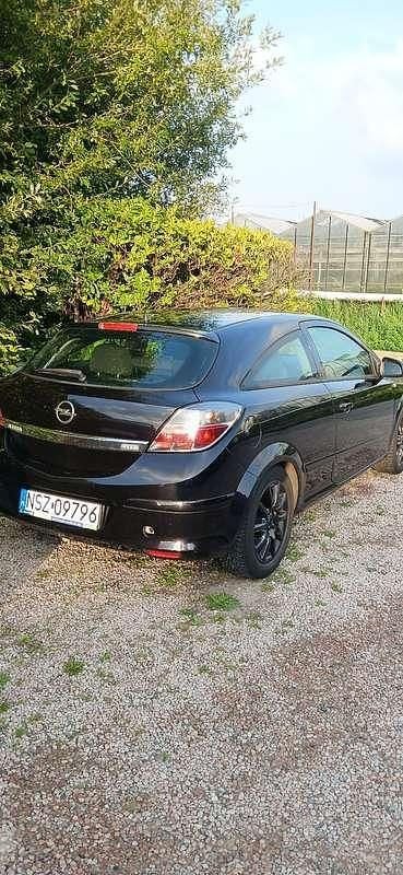 Gebruikt 2006 Opel Astra Edition+ Coupé | € 1.750 (Eerlijke prijs) - Afbeelding 1/4
