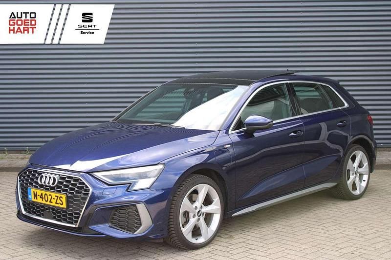 Blauw Gebruikt 2022 Audi A3 Sportback e-tron S-Line Hatchback | € 29.795 (Eerlijke prijs) - Afbeelding 1/4