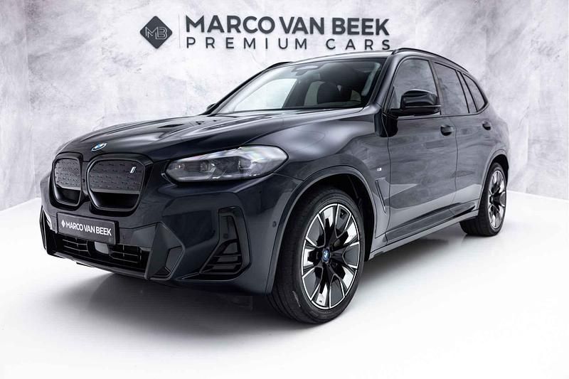 416 carbonzwart metallic Occasion 2022 BMW iX3 Executive SUV | € 42.850 (Eerlijke prijs) - Afbeelding 1/3