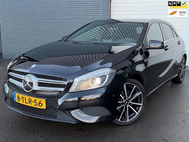 Zwart Occasion 2014 Mercedes A180 Ambition Hatchback | € 7.950 (Goede deal) - Afbeelding 1/4
