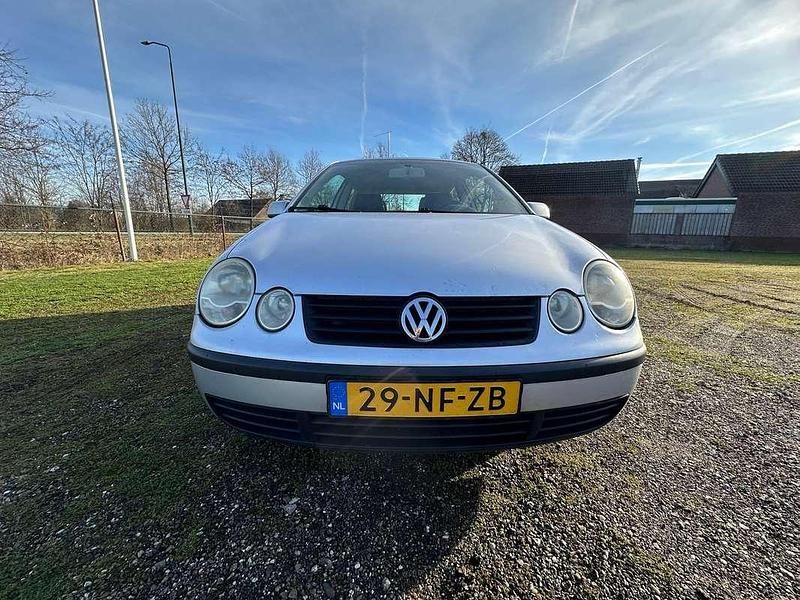 Occasion 2003 VW Polo Comfortline Sedan | € 1.650 (Eerlijke prijs) - Afbeelding 1/4