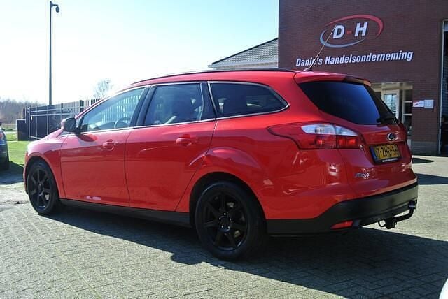 Occasion Ford Focus 101 PK (74 kW) 2014 Rood Stationwagen
