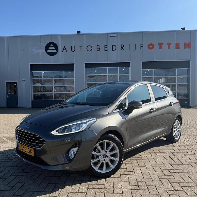 Occasion Ford Fiesta Titanium 94 PK (69 kW) 2020 Grijs (metallic) Hatchback