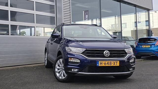 Blauw Gebruikt 2020 VW T-Roc Sport SUV | € 18.749 (Super prijs) - Afbeelding 1/4