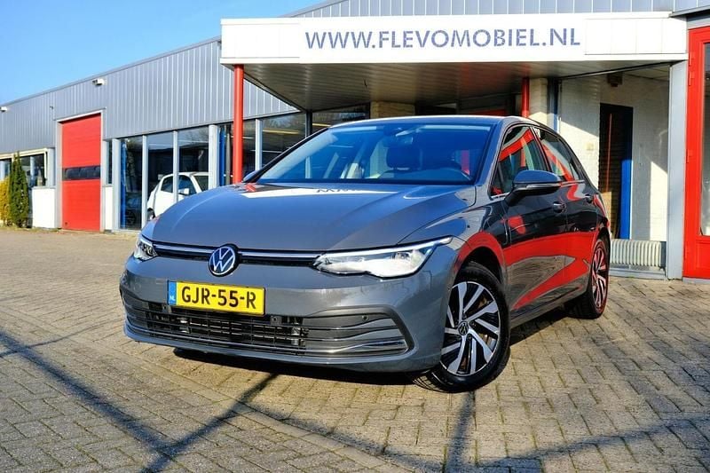Grijs (metallic) Occasion 2021 VW Golf VII Style Hatchback | € 22.950 (Super prijs) - Afbeelding 1/4