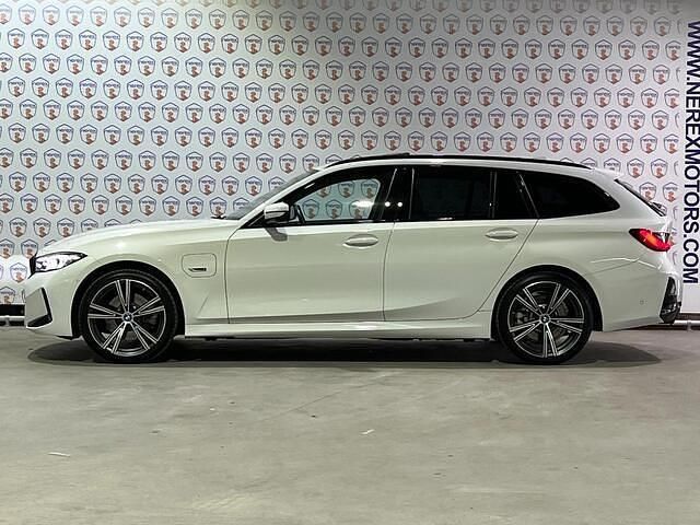 Occasion BMW 330 Shadowline 292 PK (214 kW) 2023 Wit Stationwagen