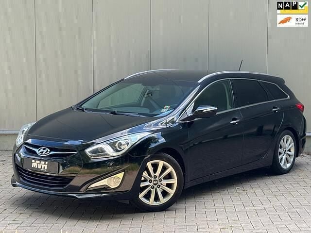 Zwart Gebruikt 2011 Hyundai i40 Edition Stationwagen | € 7.250 (Eerlijke prijs) - Afbeelding 1/4
