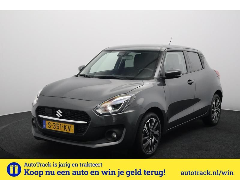 Grijs Gebruikt 2023 Suzuki Swift Style Hatchback | € 18.345 (Eerlijke prijs) - Afbeelding 1/4