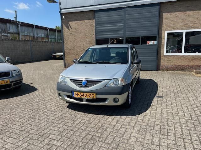 Grijs Gebruikt 2006 Dacia Logan Lauréate Sedan | € 1.690 - Afbeelding 1/4