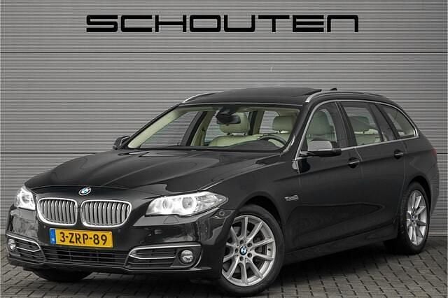 Zwart (metallic) Occasion 2013 BMW 520 Executive Stationwagen | € 16.900 (Eerlijke prijs) - Afbeelding 1/3