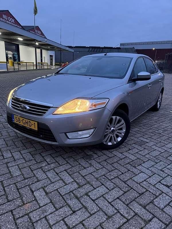 Grijs Occasion 2008 Ford Mondeo Ghia Hatchback | € 3.600 (Goede deal) - Afbeelding 1/4