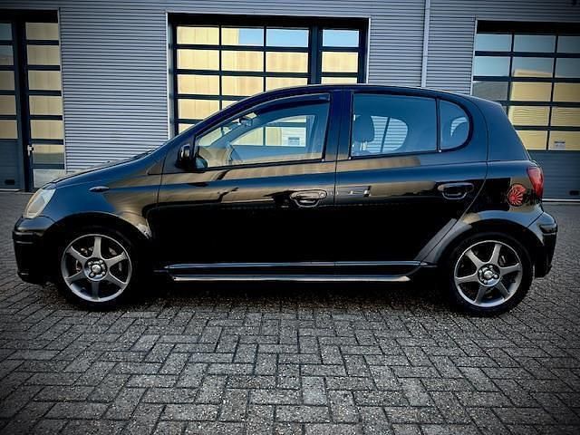 Occasion Toyota Yaris Sport 105 PK (77 kW) 2005 Zwart Hatchback