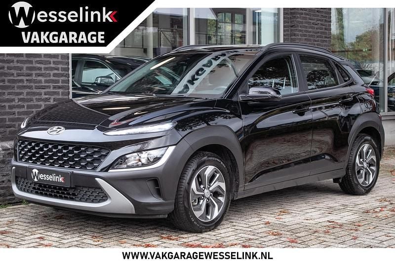 Zwart Gebruikt 2022 Hyundai Kona Comfort SUV | € 22.900 (Goede deal) - Afbeelding 1/4