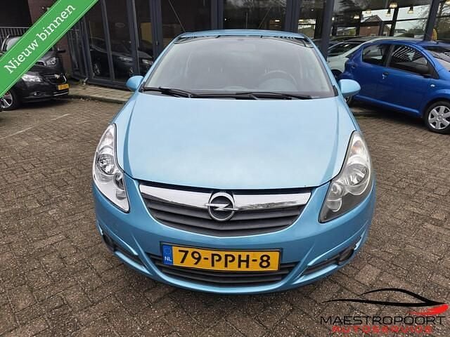Blauw Occasion 2011 Opel Corsa Hatchback | € 2.900 (Goede deal) - Afbeelding 1/4