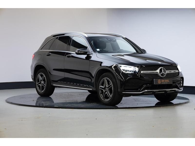 Zwart Gebruikt 2021 Mercedes GLC300 Business SUV | € 41.950 (Eerlijke prijs) - Afbeelding 1/4