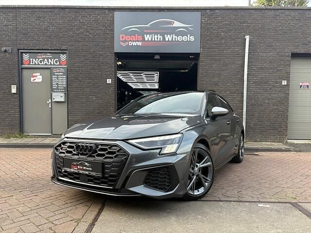 Grijs Gebruikt 2022 Audi S3 Hatchback | € 34.500 (Super prijs) - Afbeelding 1/4
