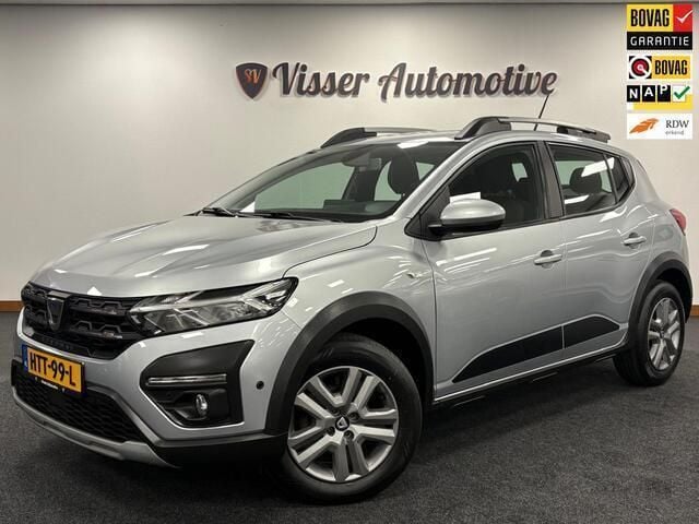 Grijs, metallic lak Gebruikt 2022 Dacia Sandero Stepway Hatchback | € 12.950 (Goede deal) - Afbeelding 1/4