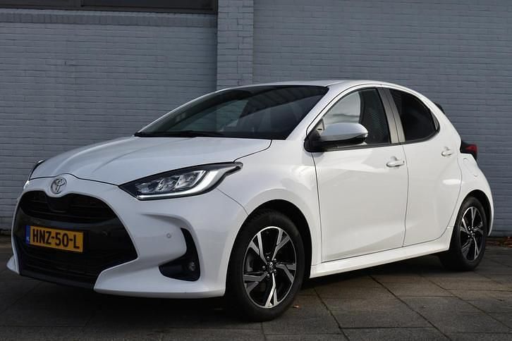 Wit Gebruikt 2024 Toyota Yaris Edition Hatchback | € 25.999 (Eerlijke prijs) - Afbeelding 1/4