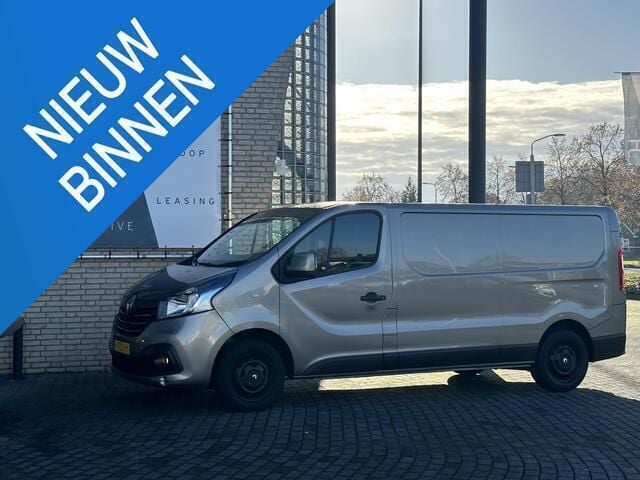Grijs Gebruikt 2018 Renault Trafic Komfort Van | € 10.850 (Super prijs) - Afbeelding 1/4