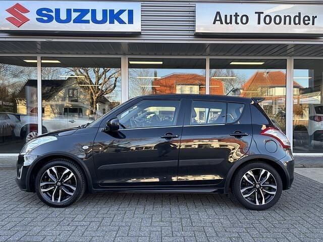 Hatchback Gebruikt 2016 Suzuki Swift Style Hatchback | € 8.750 (Eerlijke prijs) - Afbeelding 1/4