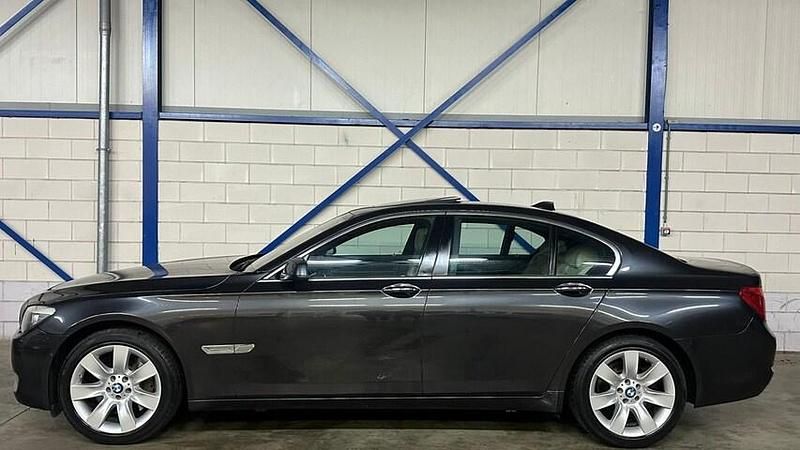 Occasion BMW 740 328 PK (241 kW) 2009 Grijs Sedan