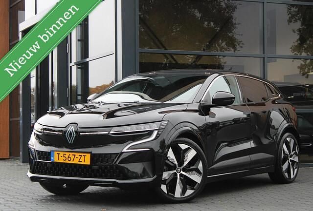 Zwart Gebruikt 2023 Renault Mégane Techno Hatchback | € 25.950 (Goede deal) - Afbeelding 1/4