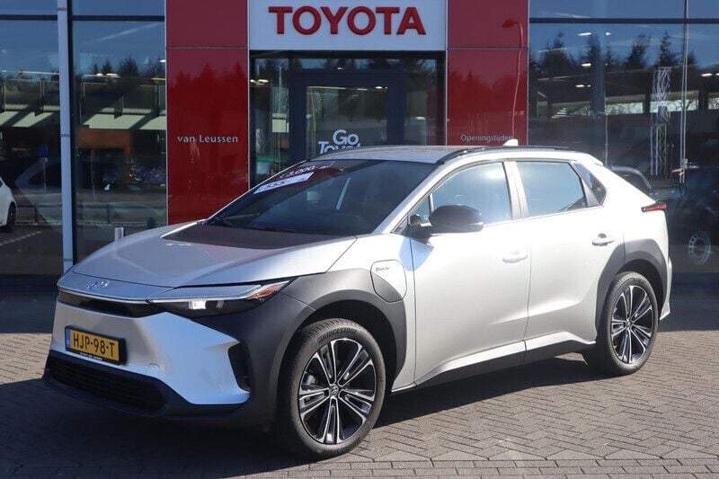 Grijs Nieuw 2025 Toyota bZ4X Active SUV | € 36.900 (Super prijs) - Afbeelding 1/4