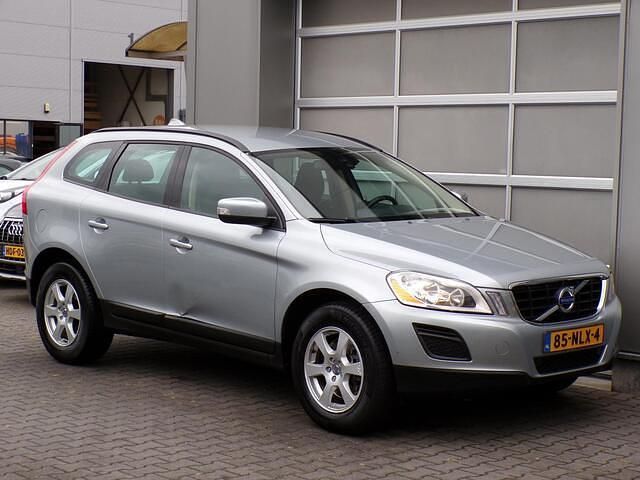 Grijs Gebruikt 2010 Volvo XC60 Kinetic SUV | € 9.950 (Goede deal) - Afbeelding 1/4