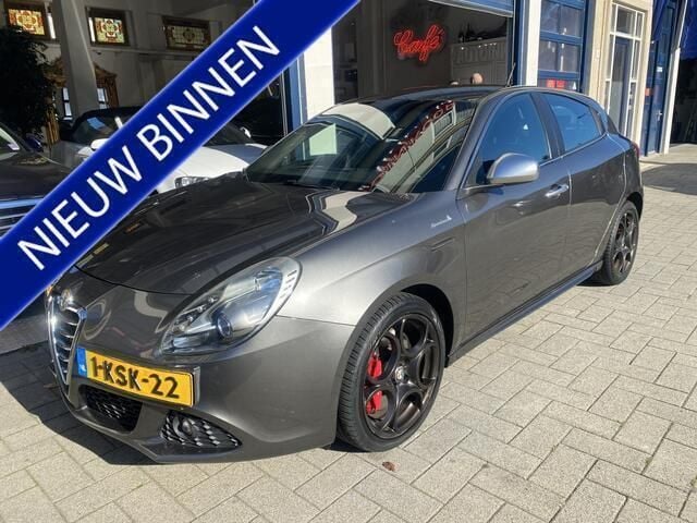 Grijs Gebruikt 2013 Alfa Romeo Giulietta Distinctive Hatchback | € 3.299 (Super prijs) - Afbeelding 1/4