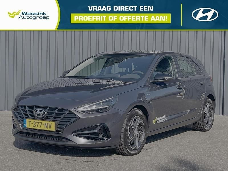 Grijs Gebruikt 2024 Hyundai i30 Comfort Hatchback | € 25.985 (Iets duurder) - Afbeelding 1/4