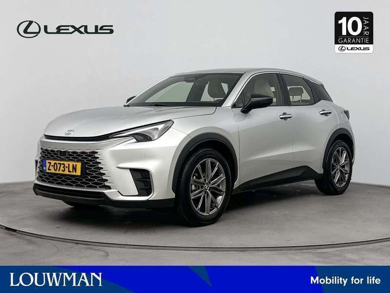 Grijs Gebruikt 2024 Lexus LBX SUV | € 35.945 (Goede deal) - Afbeelding 1/3