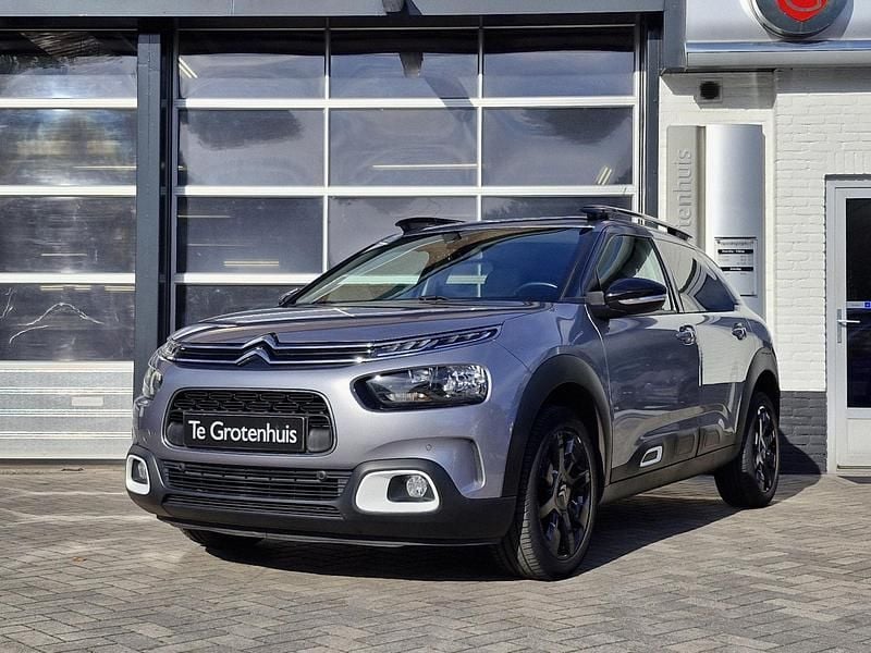 Grijs Gebruikt 2019 Citroën C4 PureTech SUV | € 11.495 (Eerlijke prijs) - Afbeelding 1/4