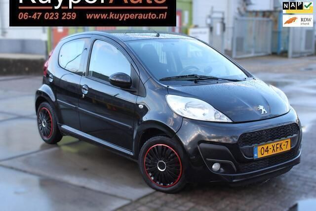 Zwart, metallic lak Gebruikt 2012 Peugeot 107 Active Hatchback | € 4.250 (Eerlijke prijs) - Afbeelding 1/4