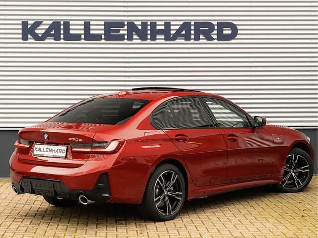 Occasion BMW 330 M Sport 291 PK (214 kW) 2025 Rood Sedan