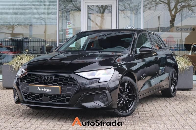 Zwart (metallic) Occasion 2022 Audi A3 Sportback e-tron Proline Hatchback | € 23.700 (Eerlijke prijs) - Afbeelding 1/4