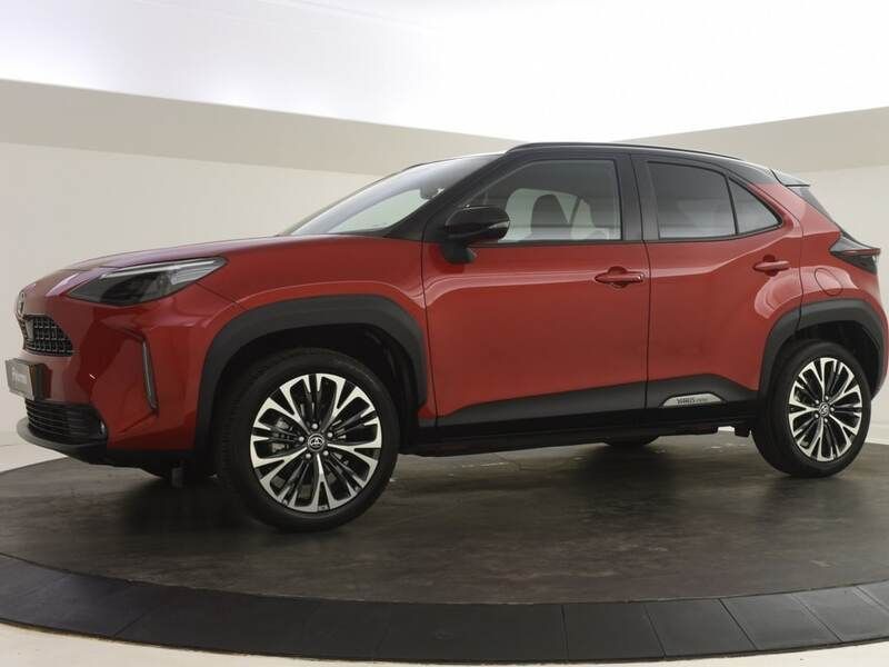 Rood Gebruikt 2022 Toyota Yaris Cross Executive SUV | € 28.800 (Eerlijke prijs) - Afbeelding 1/4