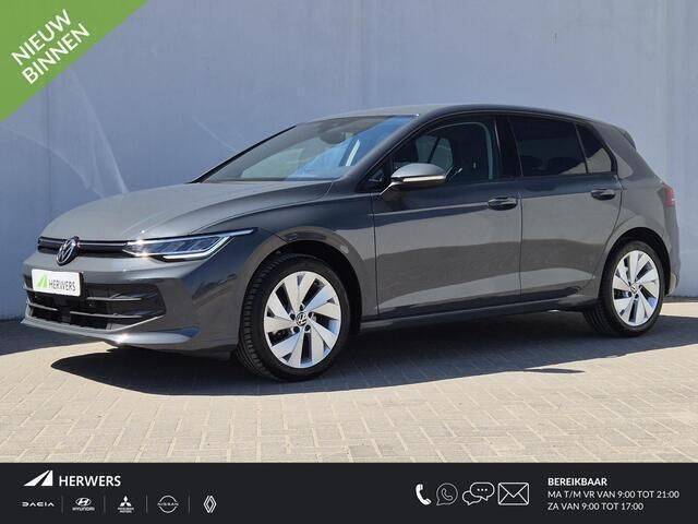 Grijs Gebruikt 2024 VW Golf VIII Comfortline Hatchback | € 32.935 (Eerlijke prijs) - Afbeelding 1/4