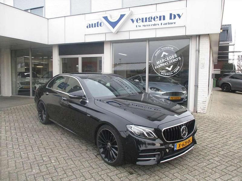 Zwart Occasion 2020 Mercedes E200 Sedan | € 44.950 (Duur) - Afbeelding 1/4