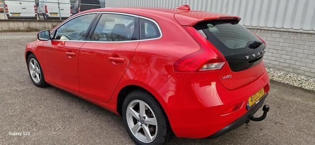 Occasion Volvo V40 Summum 114 PK (83 kW) 2014 Rood Stationwagen